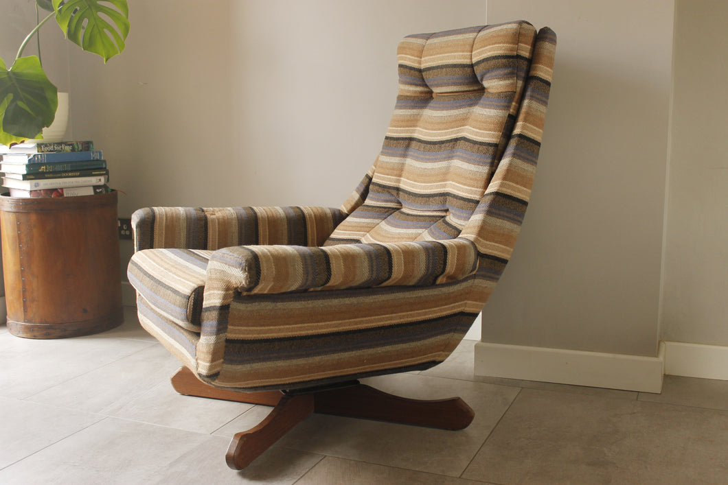 Retro Swivel Armchair 1970s from josriches.co.uk