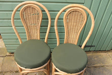 Load image into Gallery viewer, Wicker Table &amp; Chair Set
