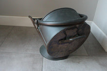 Load image into Gallery viewer, Vintage Copper Coal Scuttle / Log Holder
