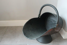 Load image into Gallery viewer, Vintage Copper Coal Scuttle / Log Holder
